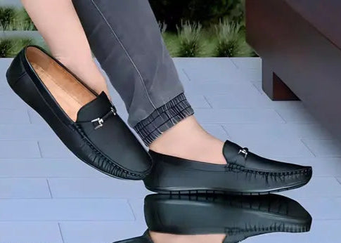 TRENDY BLACK LOAFER