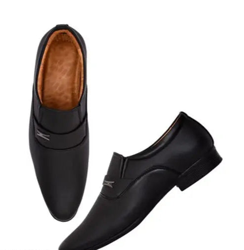 Black Solid casuals For Men